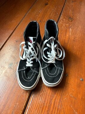 Vans unisex 6/7.5 high top black sneakers
